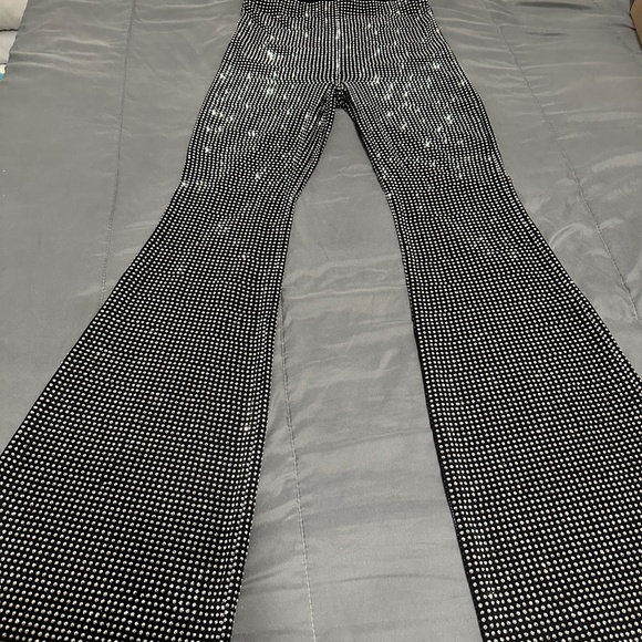 Good American CRYSTAL PULL-ON FLARE LEGGINGS - Picture 6 of 7